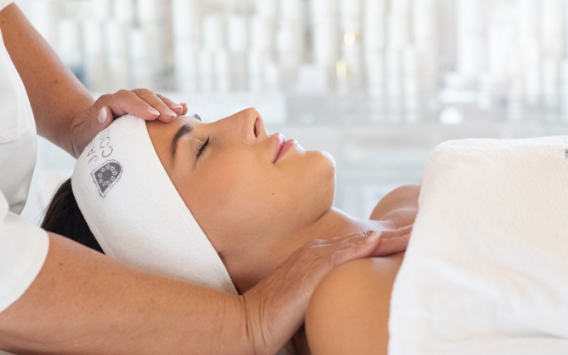 Dag van de schoonheidsspecialiste: huidverzorging met systeem & effect